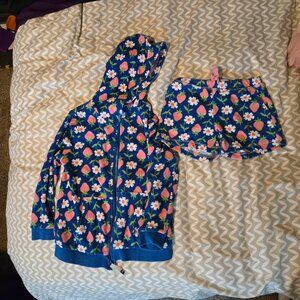 Girls 5/6 toweling shorts and zip up